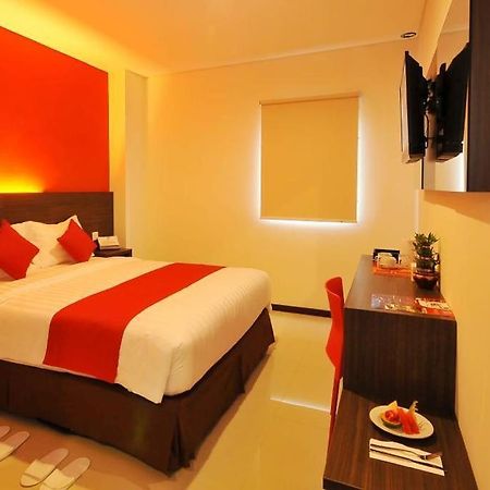 Pratama Hotel & Convention Mataram Bagian luar foto