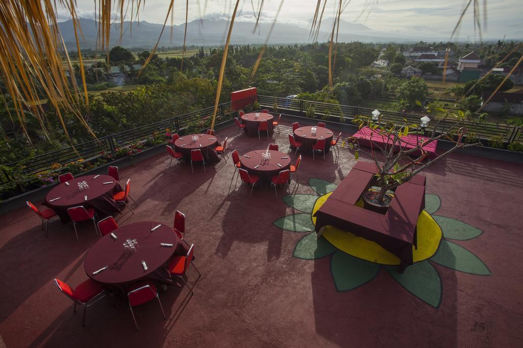 Pratama Hotel & Convention Mataram Bagian luar foto