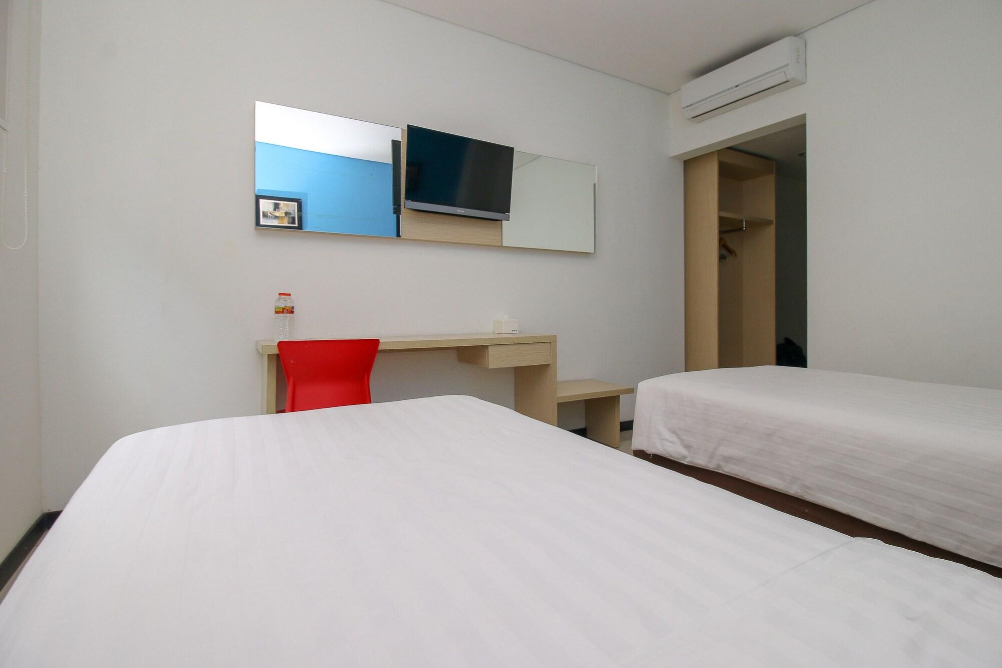 Pratama Hotel & Convention Mataram Bagian luar foto