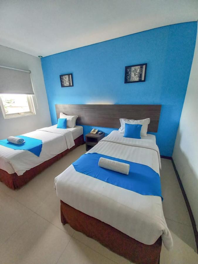 Pratama Hotel & Convention Mataram Bagian luar foto