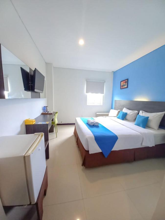Pratama Hotel & Convention Mataram Bagian luar foto