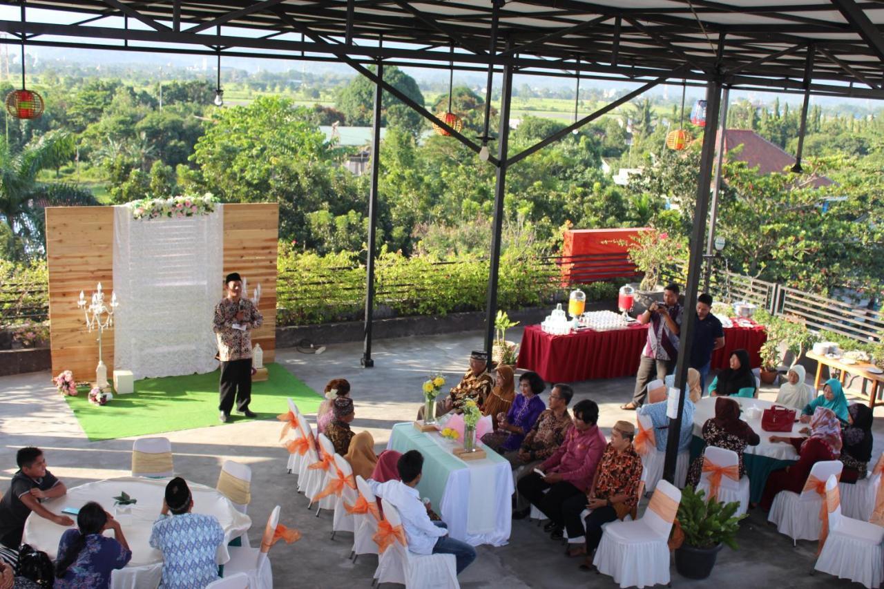 Pratama Hotel & Convention Mataram Bagian luar foto