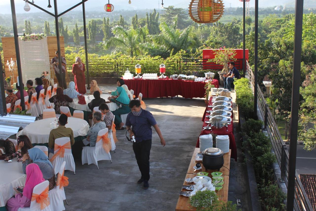 Pratama Hotel & Convention Mataram Bagian luar foto
