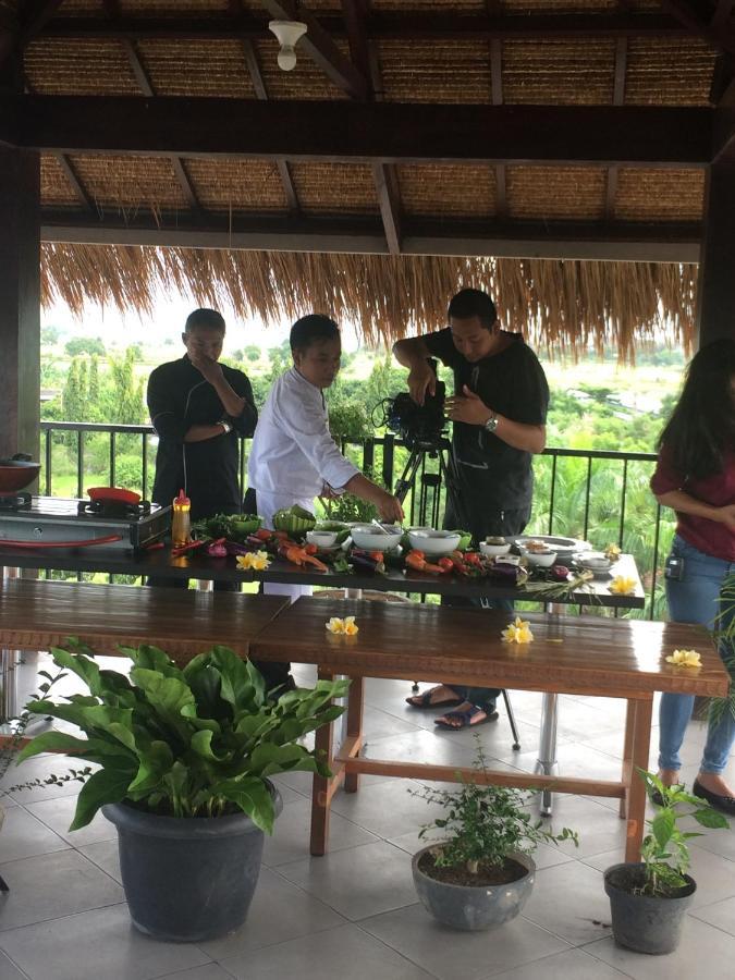 Pratama Hotel & Convention Mataram Bagian luar foto