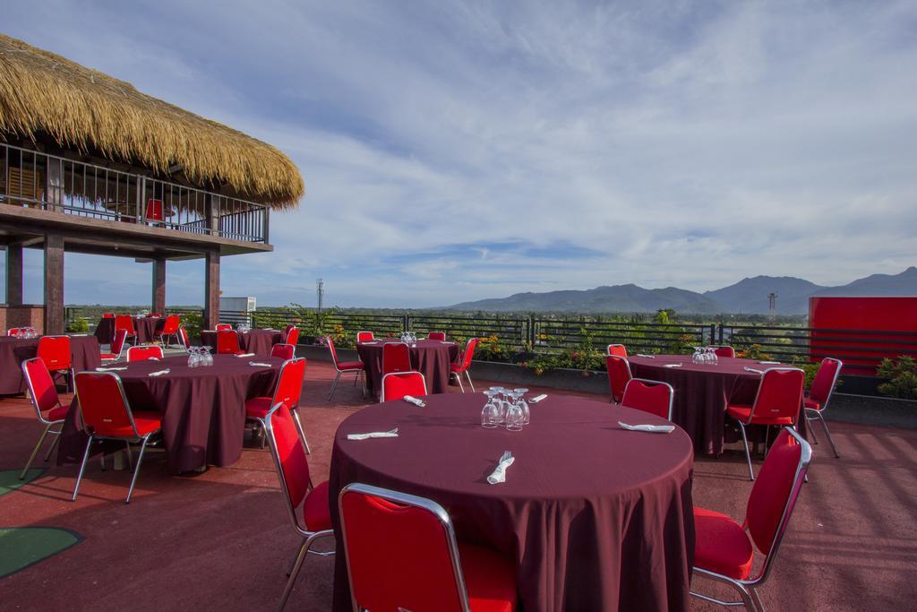 Pratama Hotel & Convention Mataram Bagian luar foto