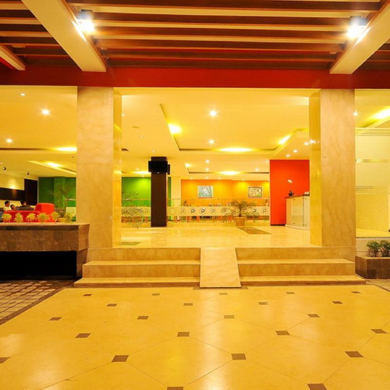 Pratama Hotel & Convention Mataram Bagian luar foto